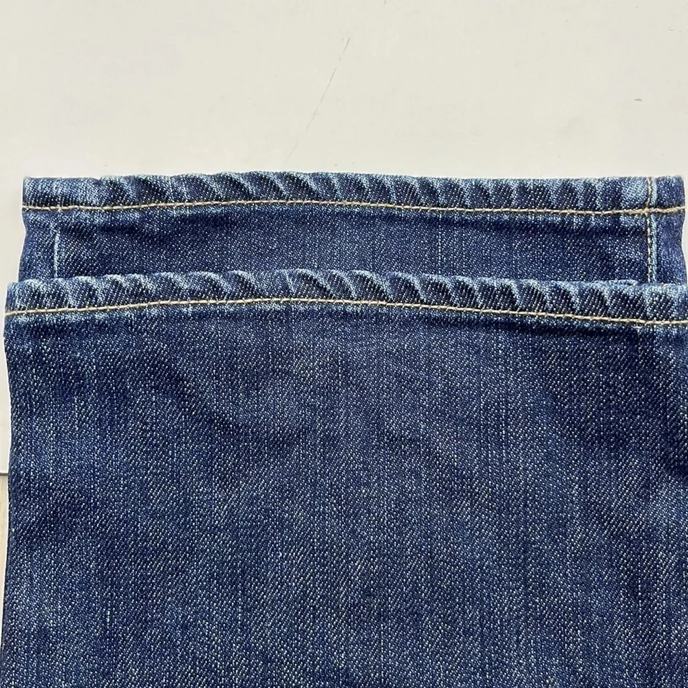 Paige Premium Denim Laurel Shorts Size 28